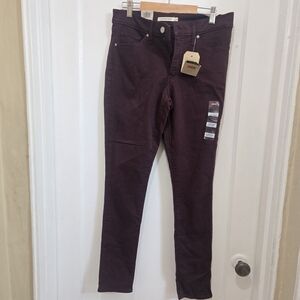 Levi's Women's Skinny Jeans in Dark Purple / more Like Burgundy color.